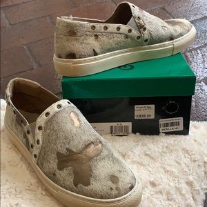 Brand new. Calf hair Chocolat Blu